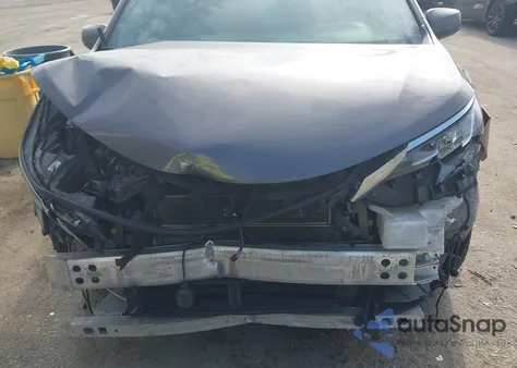 2022 Toyota Sienna Xle z USA, uszkodzony, nr VIN 5TDJSKFC2NS063617